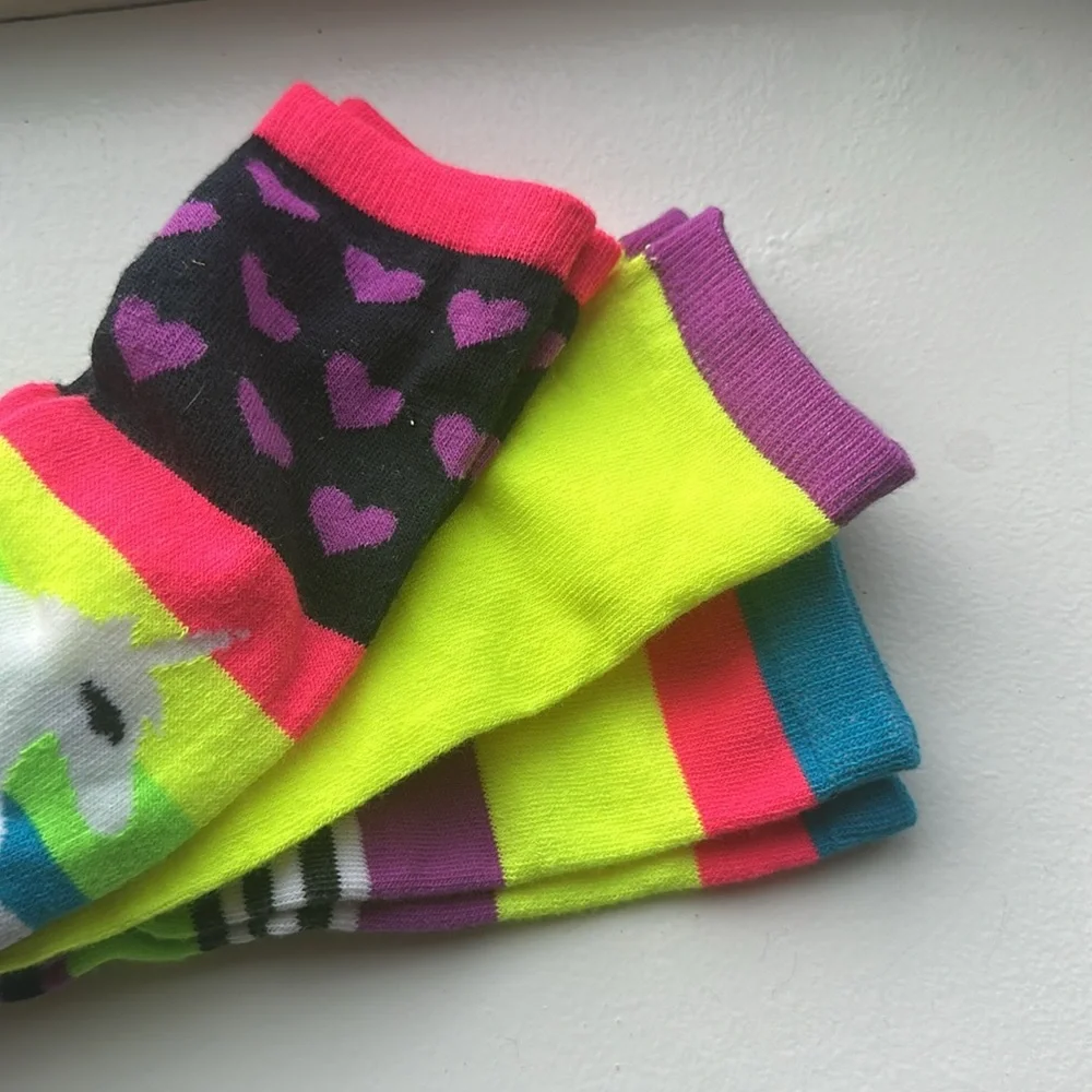 NWT Kids/Ladies Super Soft 3-pack socks Unicorn and bright colors size L